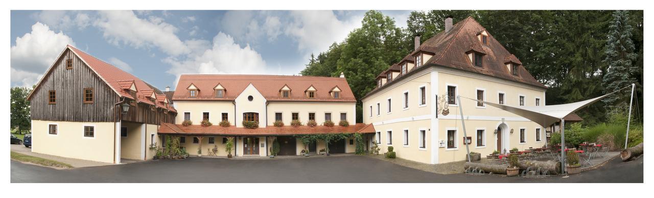 Landhotel Kahrmuehle Pressath ภายนอก รูปภาพ